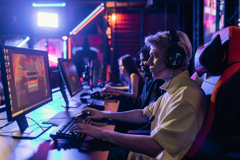 Best Gaming PC for Competitive FPS (Low Latency, High Refresh Builds)